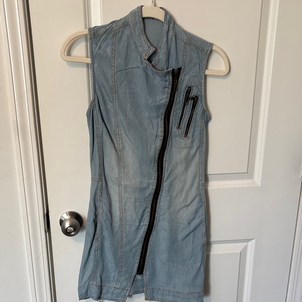 UNIQLO Light Blue Denim Top with Contrast Stitching - Small